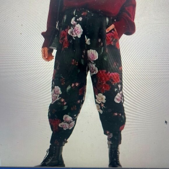 Free People Iris high-rise black jacquard floral balloon pant, size 4 - Picture 11 of 12